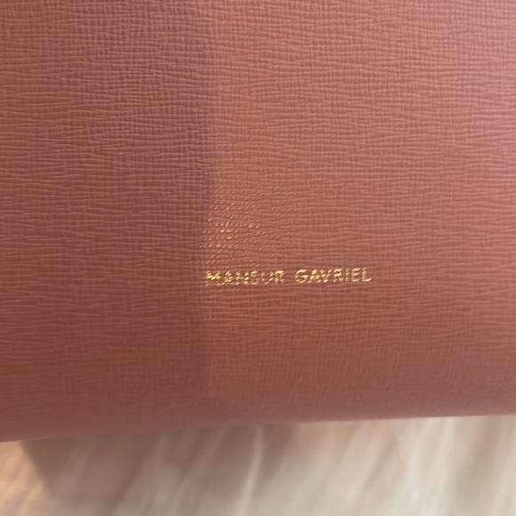 Blush Mansur Gavriel bucket bag - Picture 5 of 6